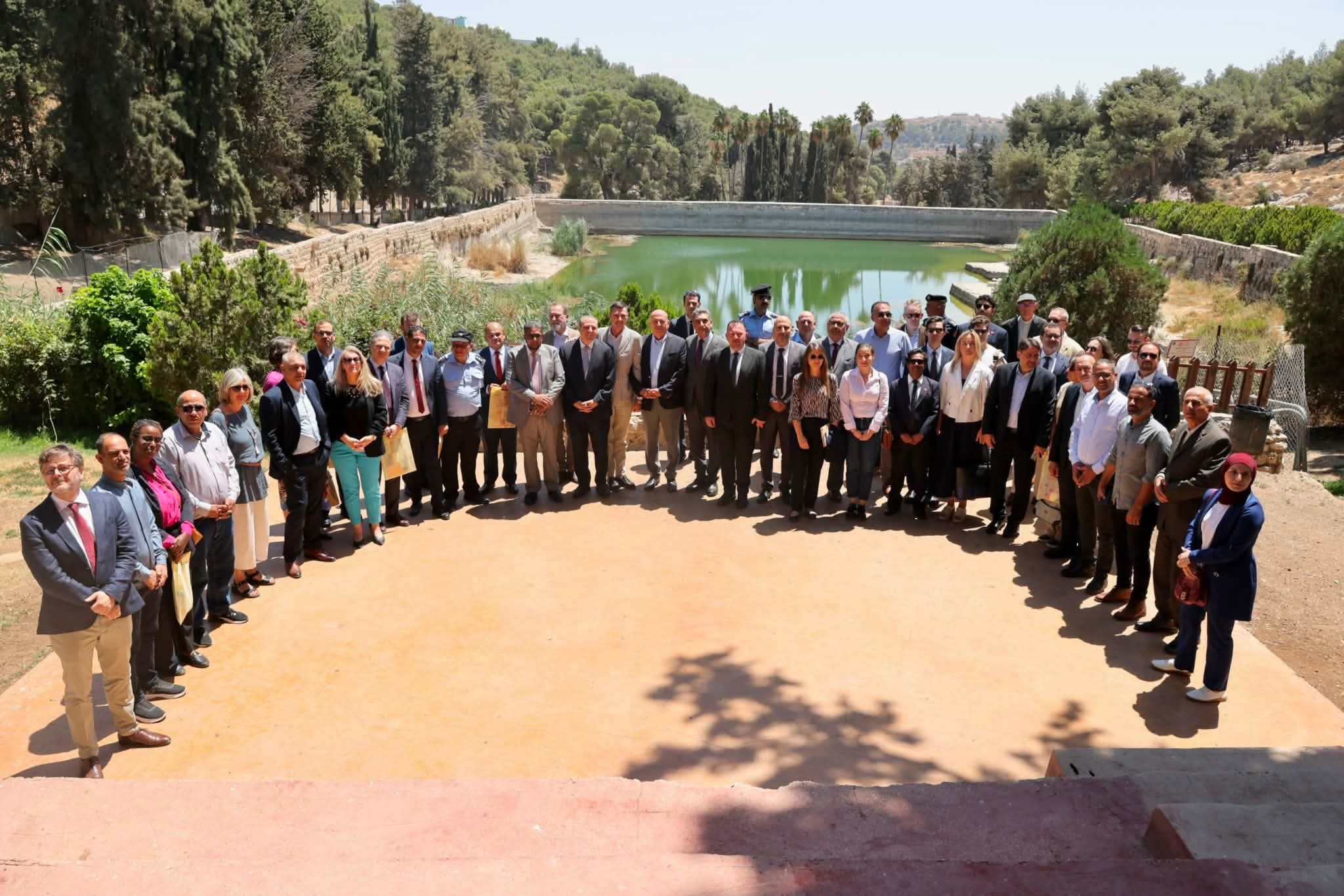 Bethléem : une visite diplomatique sur le terrain pour documenter les politiques israéliennes et l’expansion coloniale