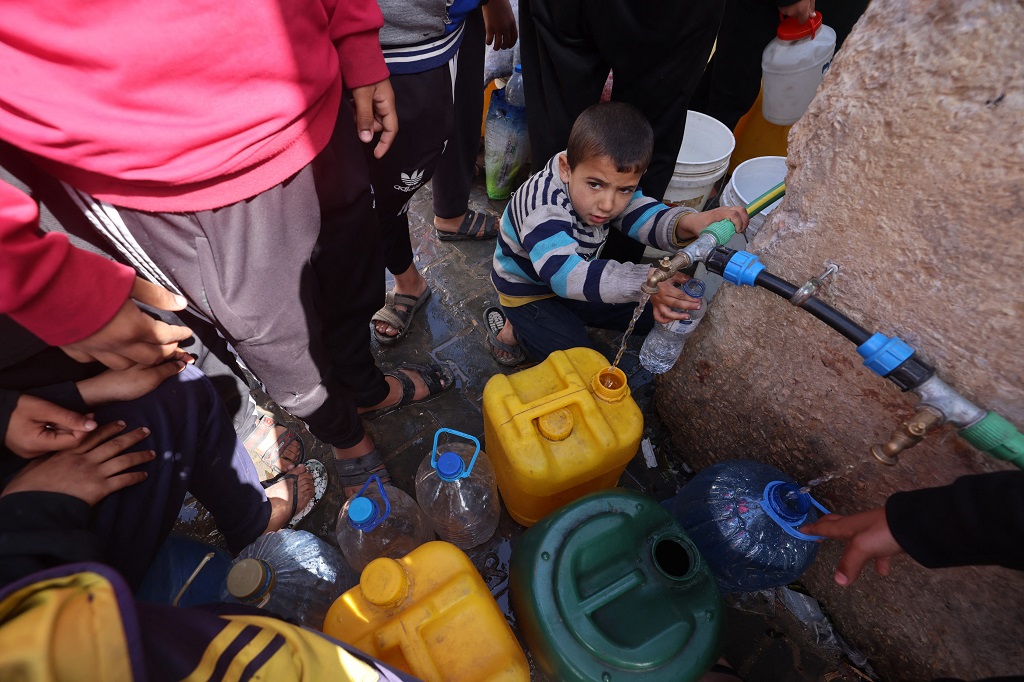 L'eau à Gaza : une catastrophe qui s'ajoute aux souffrances de la destruction et du déplacement