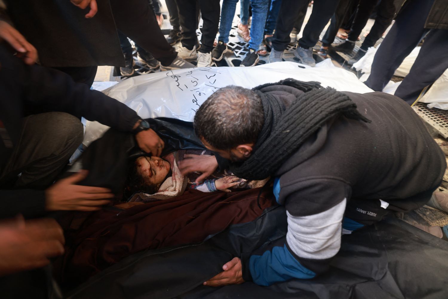 Victimes signalées dans un bombardement de drone israélien visant des civils à Khan Younis