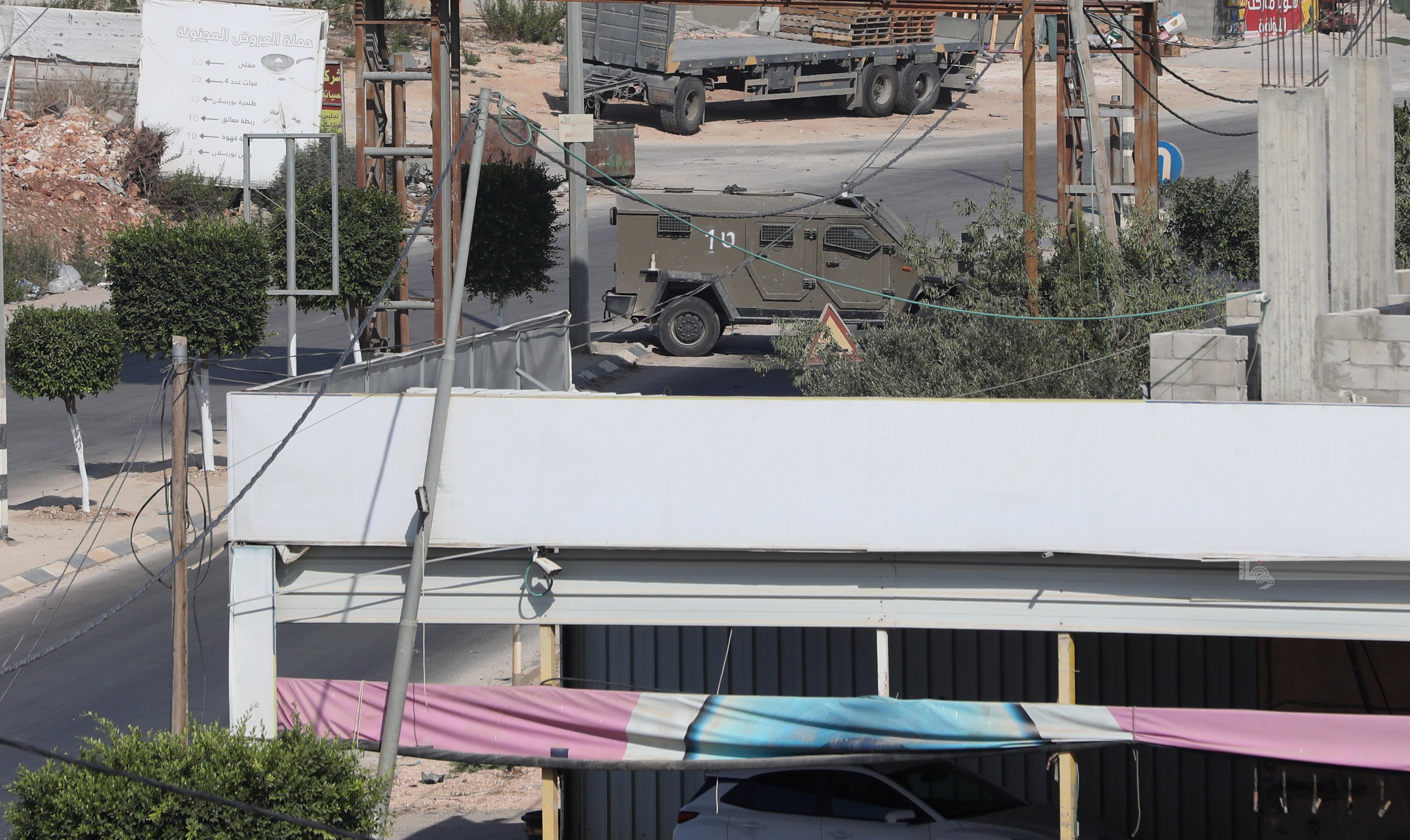 Quatre Palestiniens blessés lors d'une incursion militaire israélienne sur la ville d'Aqqaba