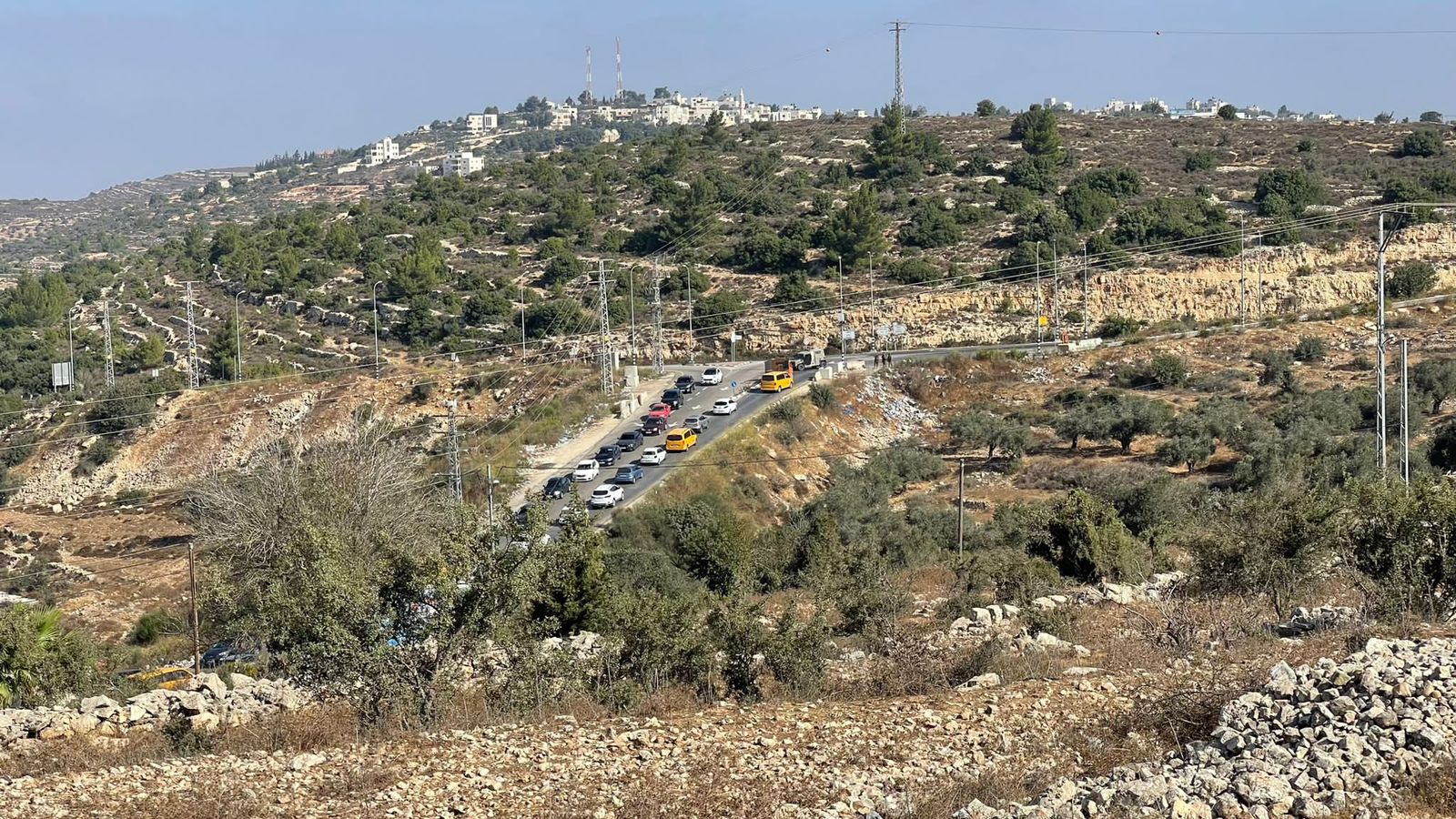 L'occupation pratique ses violations contre le peuple palestinien 