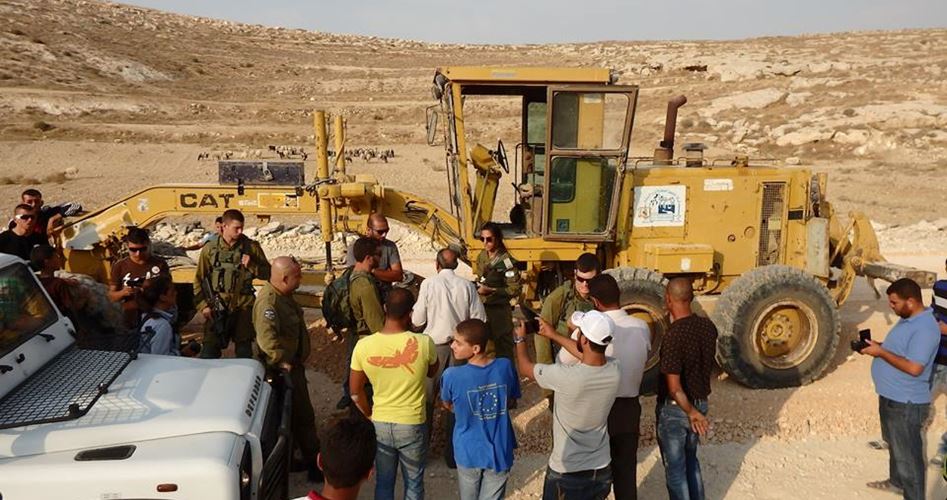  Les forces d’occupation détiennent trois citoyens et s’emparent d’un bulldozer à Jénine