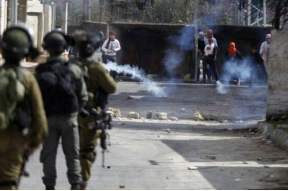Les forces d’occupation israéliennes blessent un Palestinien lors de l’invasion du camp de Jénine