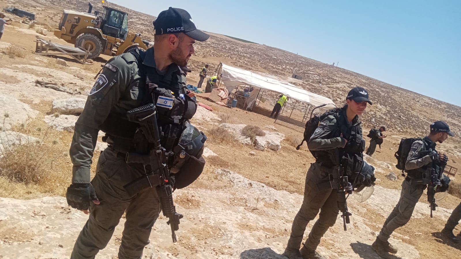 Les forces d’occupation prennent d’assaut plusieurs régions à Tubas et installent des barrages militaires à Jénine