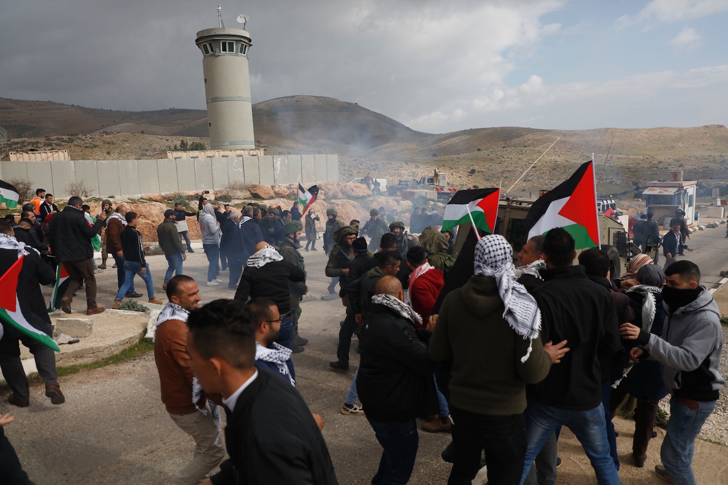 L’armée israélienne agresse les participants d’une manifestation dans les vallées nord