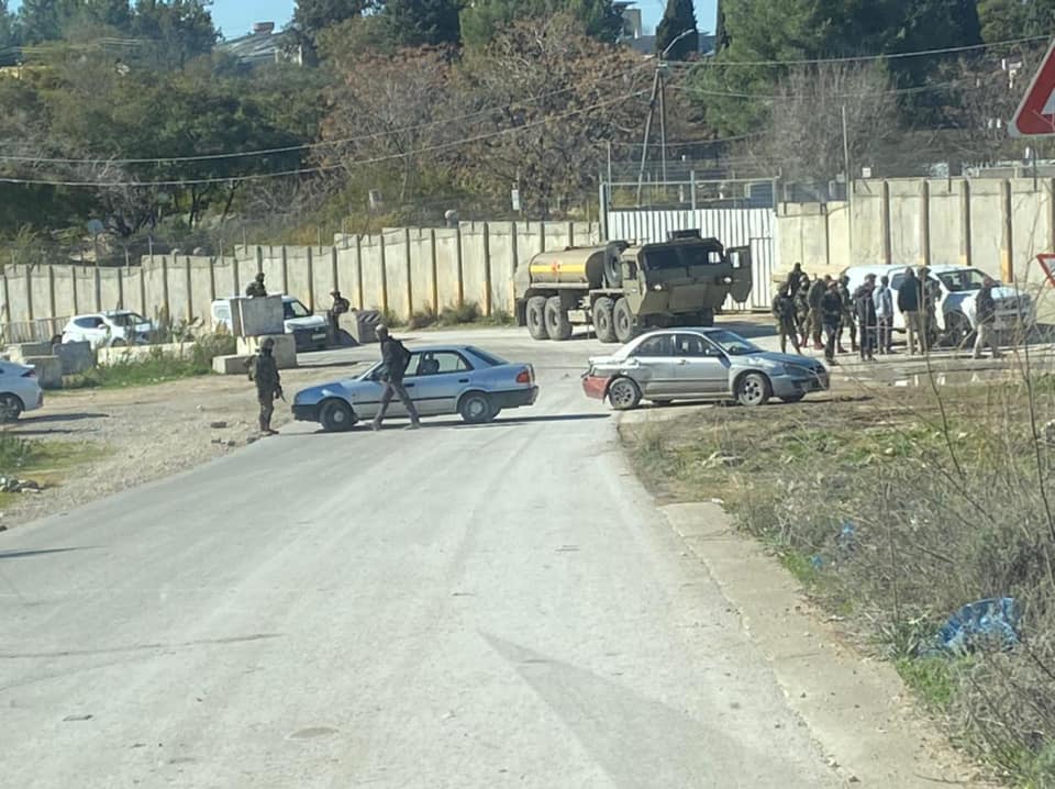Des colons ferment une route  entre Qalqilya et Naplouse 
