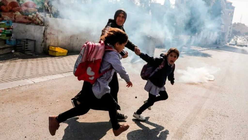Des écoliers étouffés lors du raid de l'occupation au nord d'Hébron