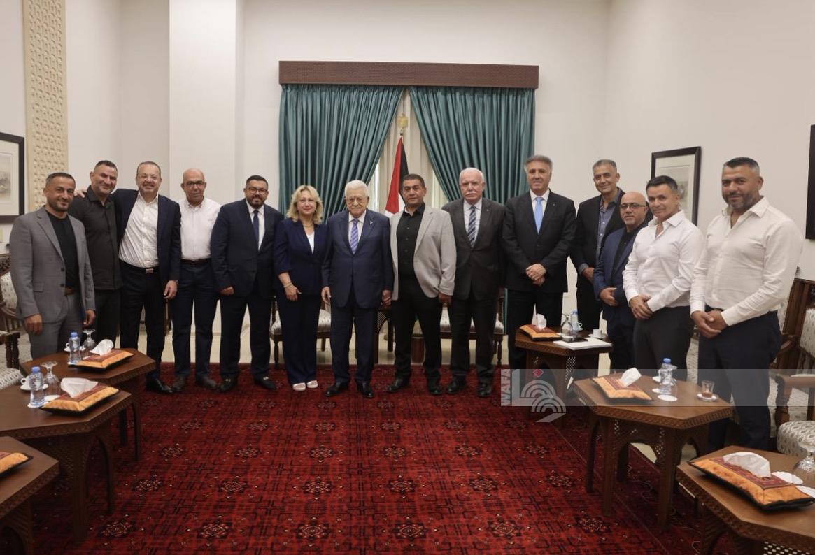 Le président Abbas rencontre une délégation palestino-américaine à Ramallah.