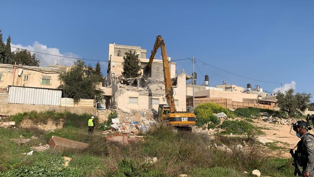 Les forces occupation israéliennes démolissent une maison à Jérusalem occupée
