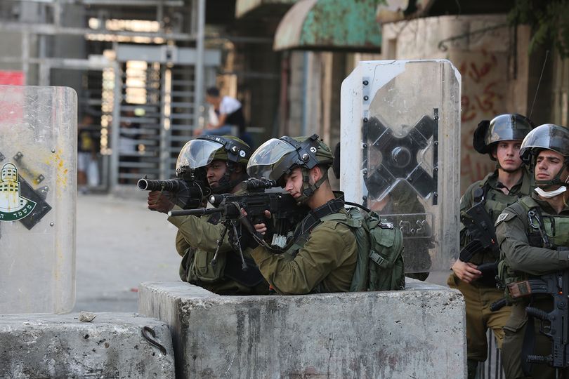  26 civils palestiniens arrêtés par l’armée de l’occupation en Cisjordanie 