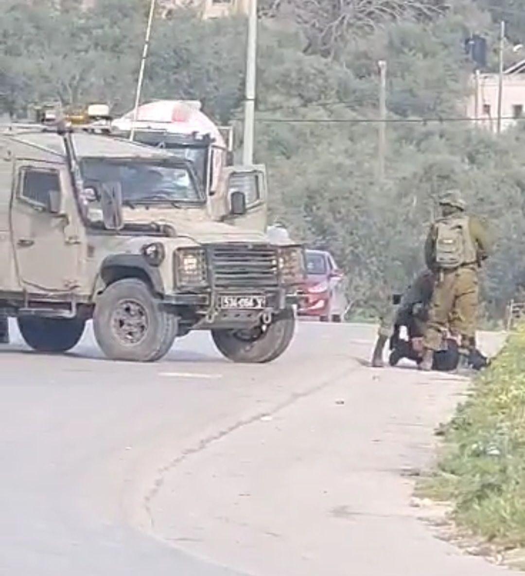 Jénine : l’occupation arrête un jeune palestinien après l’avoir blessé par balles réelles 