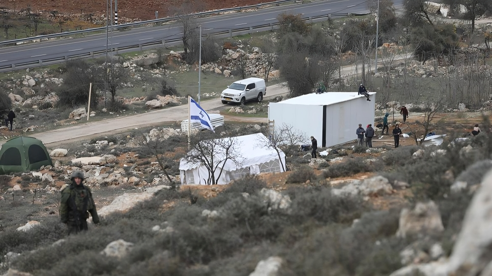 Des colons israéliens commencent à agrandir une colonie illégale au détriment des terres d'Hébron