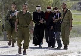 Institutions des prisonniers: 14 mères détenues dans les prisons israéliennes sont  interdites de serrer leurs enfants dans leurs bras.