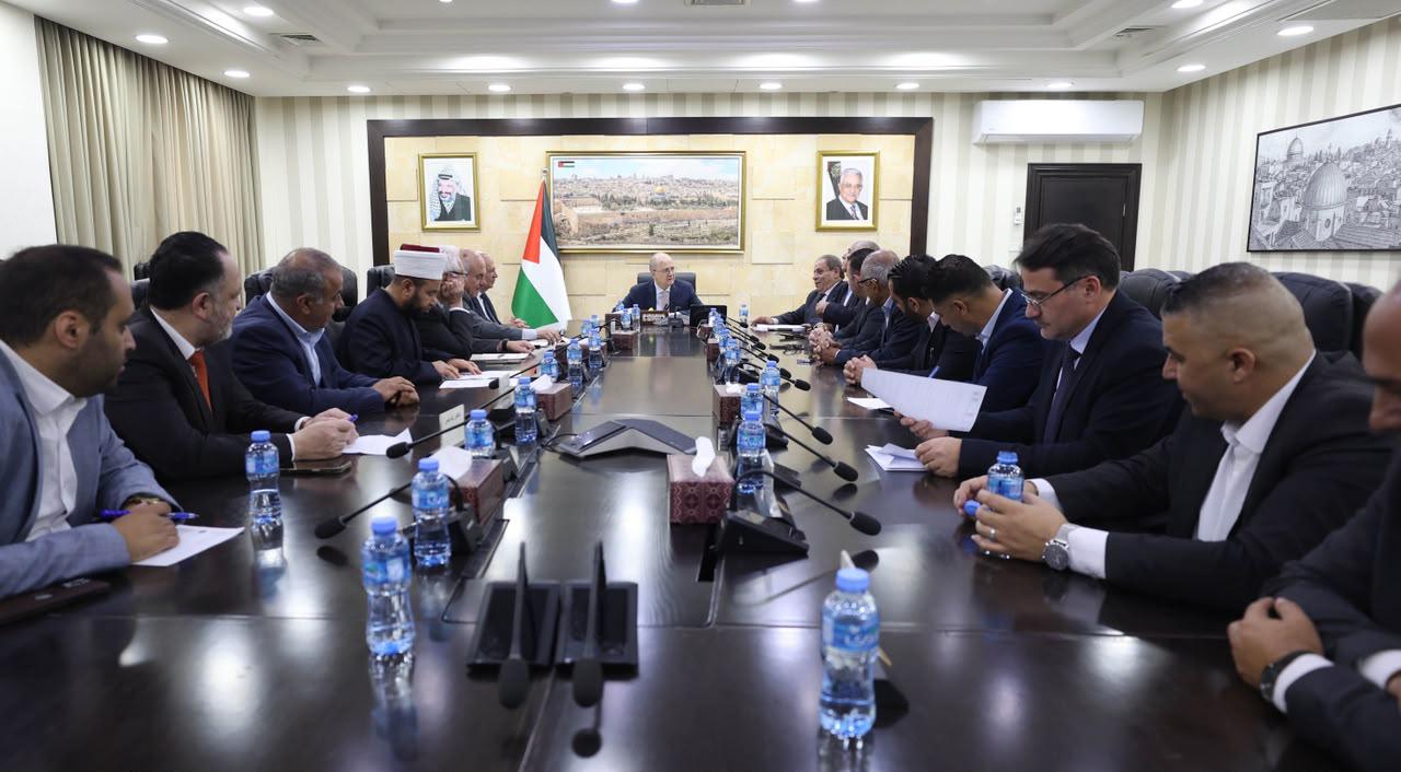 Le Premier ministre palestinien examine un plan de développement et de protection des Piscines de Salomon à Bethléem