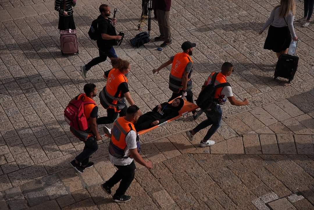 33 personnes blessées et 15 arrestations  lors des funérailles de la martyr Abu Aqleh