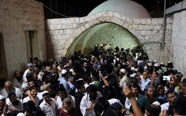 Des colons israéliens prennent d'assaut le Tombeau de Yousef à Naplouse
