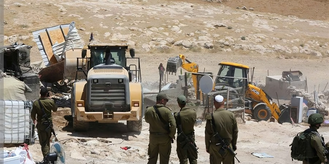 Des habitations et des cabanes démolies par les forces israéliennes à Naplouse