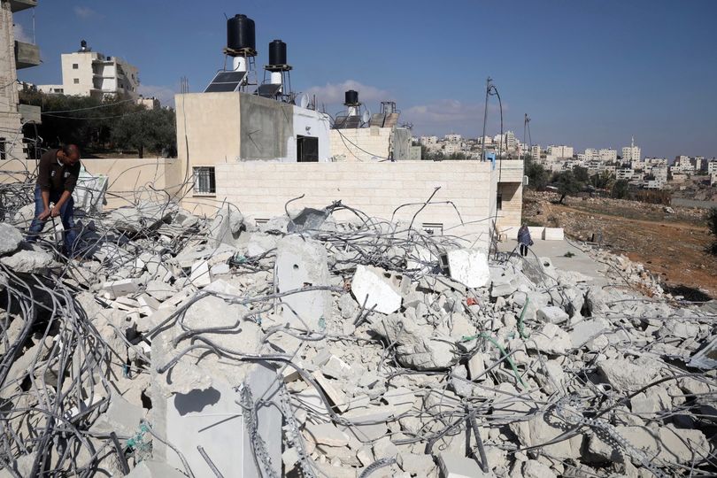 Jérusalem : L'occupation force deux frères à détruire leurs maisons
