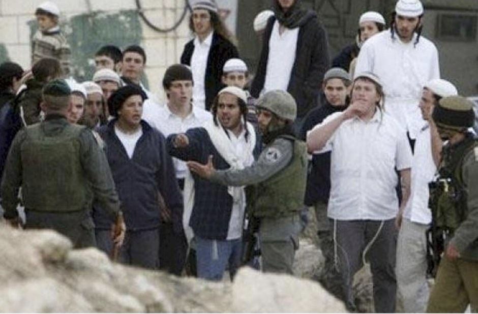 Des colons juifs attaquent des Palestiniens à Hébron 