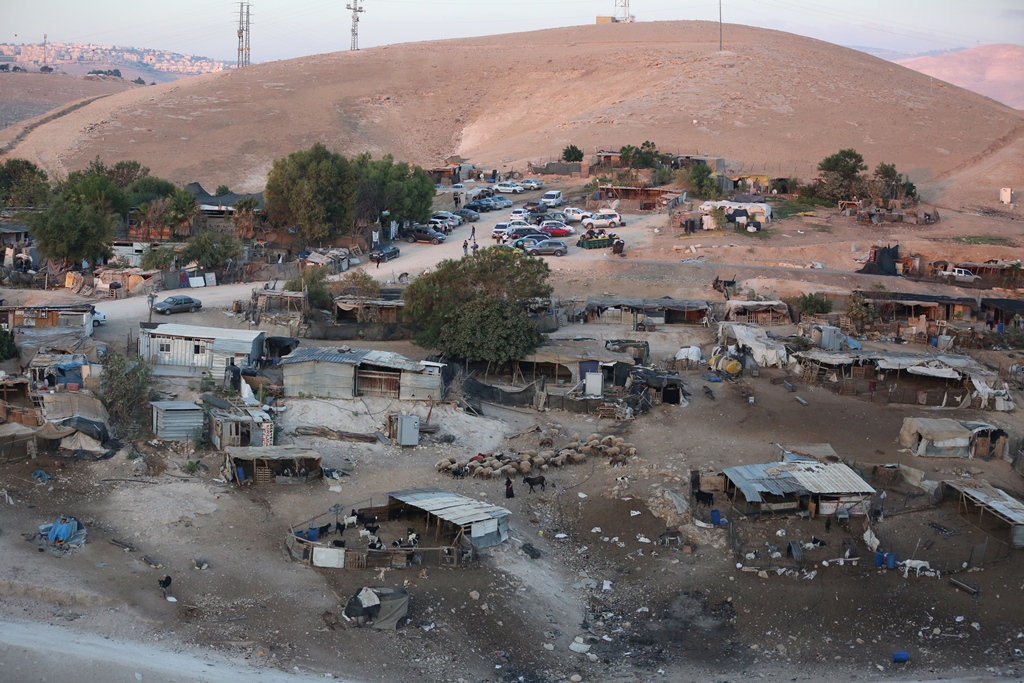 Un nouveau plan israélien pour évacuer Khan al-Ahmar et déplacer ses habitants