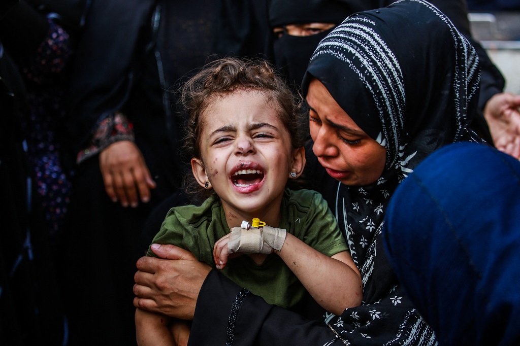 Jour 266 du génocide : des civils tués et blessés lors des bombardements israéliens ininterrompus sur Gaza