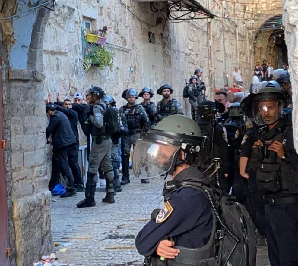 Une dizaine de fideles agressés par la police israélienne en sortant de la mosquée d’Al-Aqsa