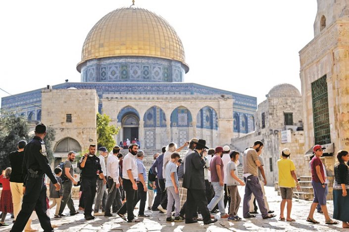 Des colons souillent les esplanades de la mosquée d’Al-Aqsa