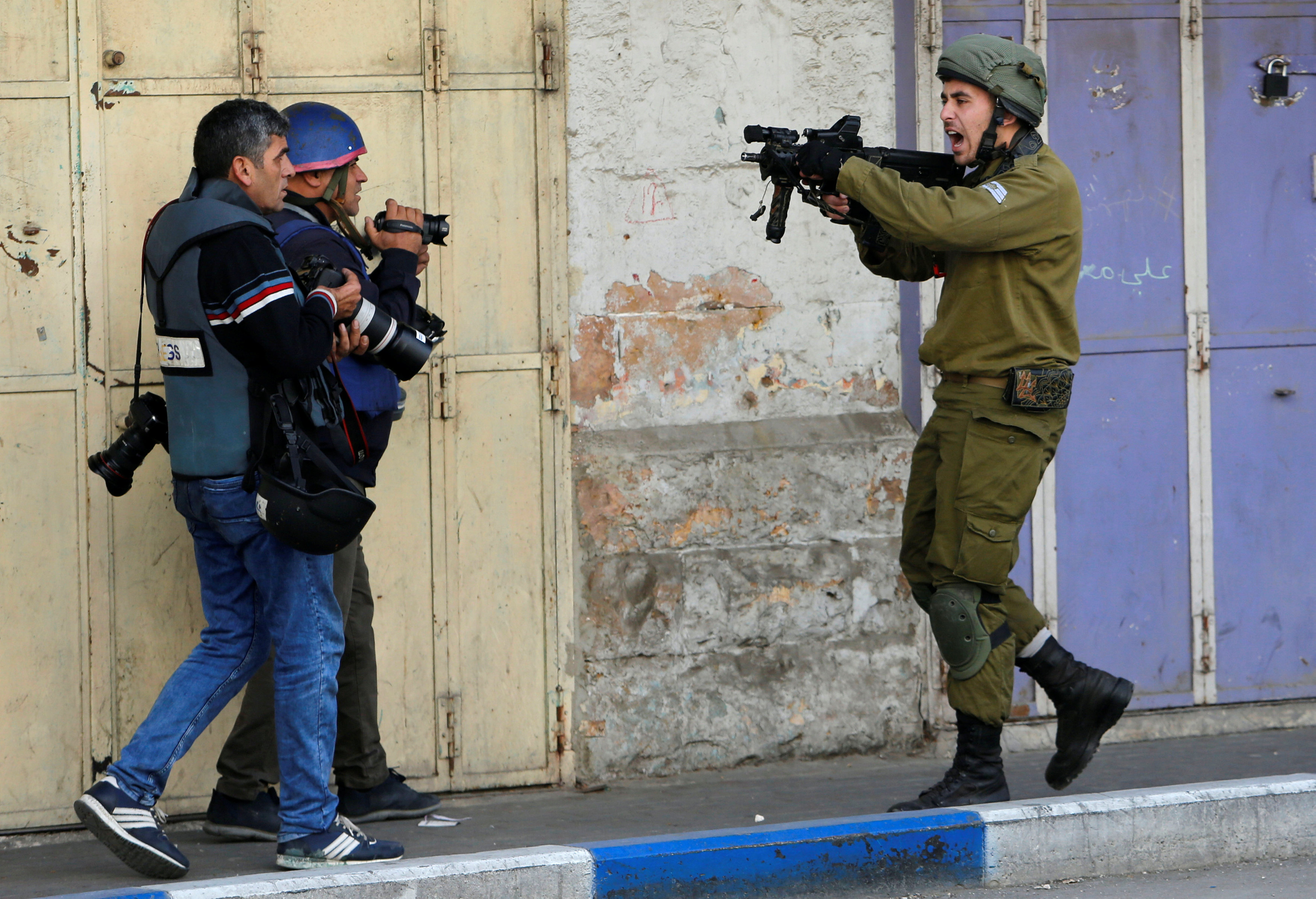 Israël arrête 53 journalistes palestiniens : groupes chargés de la question des prisonniers