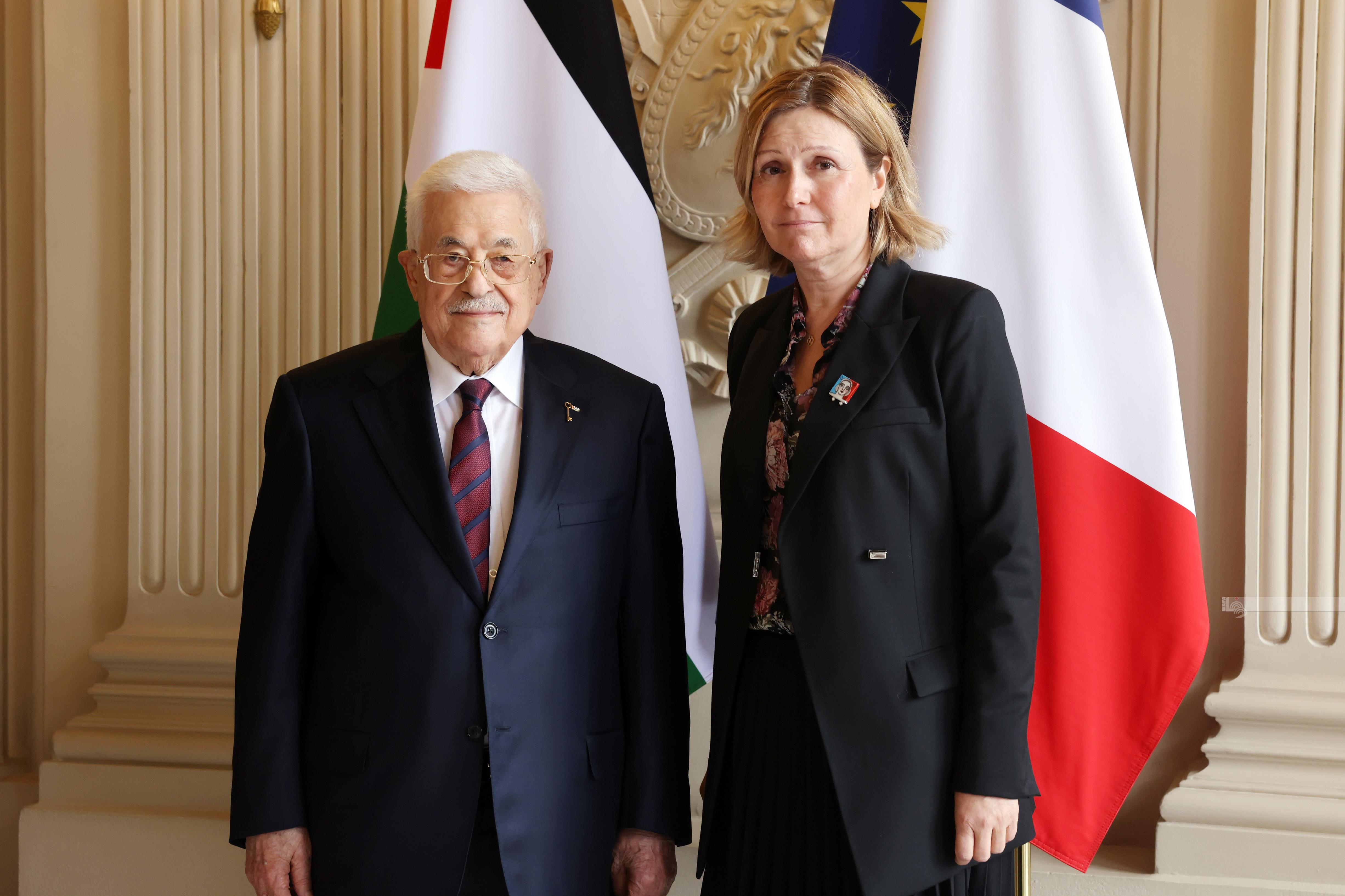 Le président palestinien rencontre la présidente du parlement français