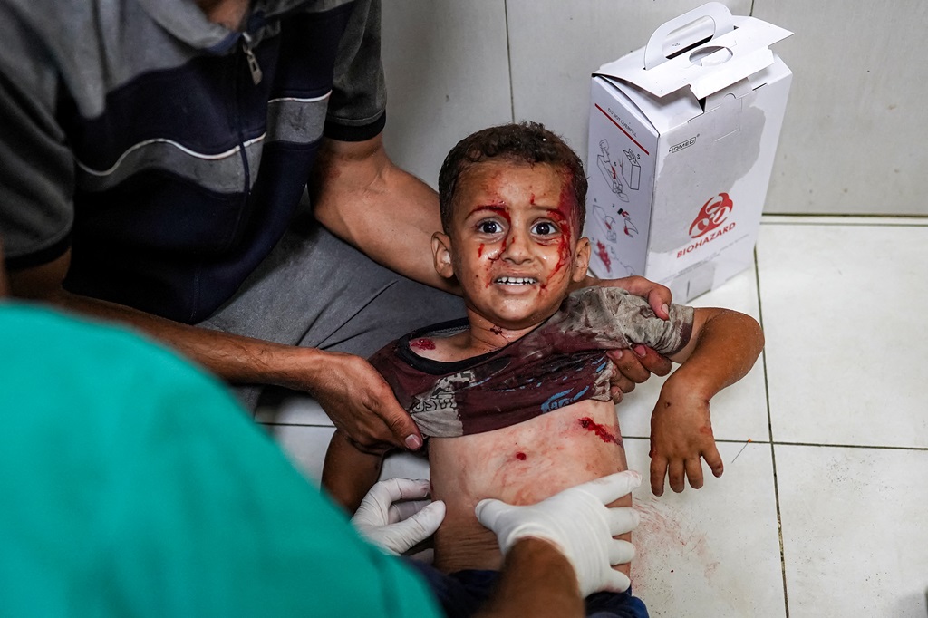 7 Palestiniens tués dans un bombardement israélien visant une maison dans le camp de réfugiés de Bureij