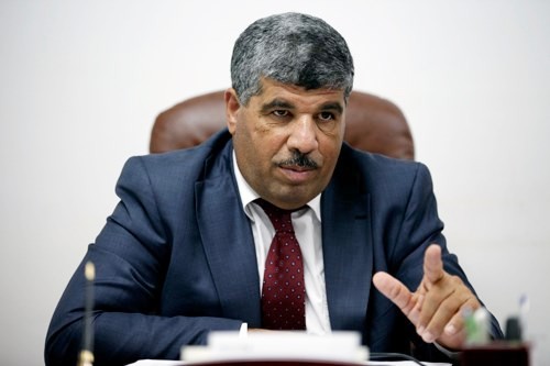 Les forces d'occupation inspectent le véhicule du ministre Walid Assaf