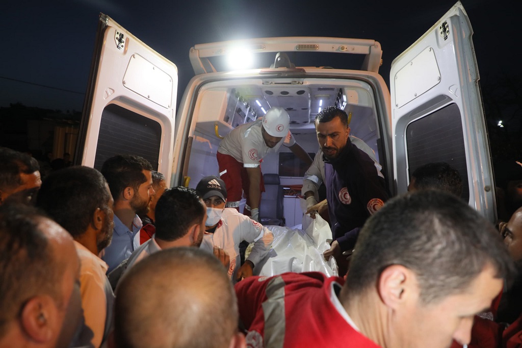 Sources médicales : les corps des ambulanciers du Croissant-Rouge ont été ligotés et enterrés dans un trou profond