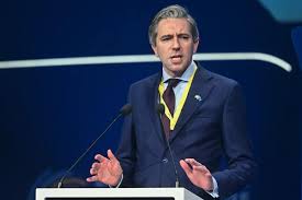  Le vice-Premier ministre et ministre des Affaires étrangères et de la Défense irlandais, Simon Harris,
