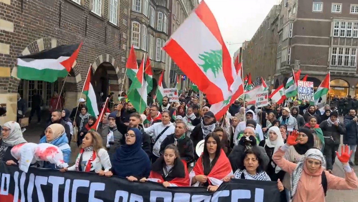 Une manifestation à Brême, en Allemagne, dénonçant la guerre du génocide israélienne contre notre peuple