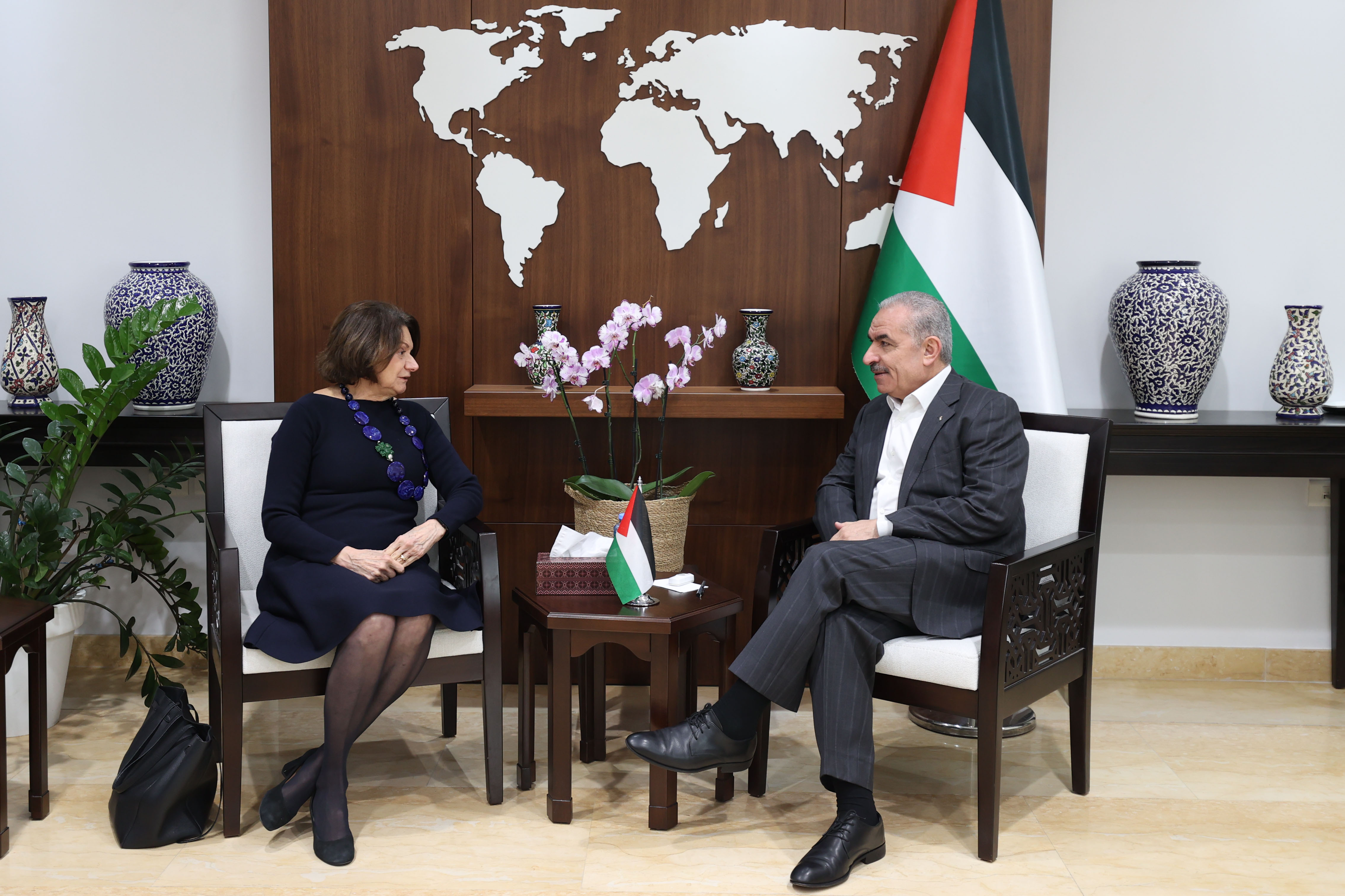 Shtayyeh : il faut unir les efforts pour un cessez-le-feu immédiat dans la bande de Gaza et apporter des secours. 