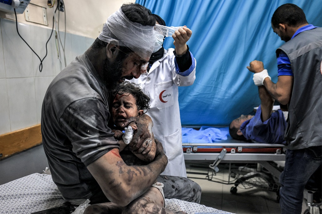 Martyrs et blessés lors de violents raids des avions de guerre et de l'artillerie d'occupation sur la bande de Gaza