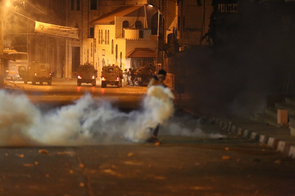 L’armée israélienne blesse un Palestinien d'une bombe de  gaz lacrymogène à Tubas