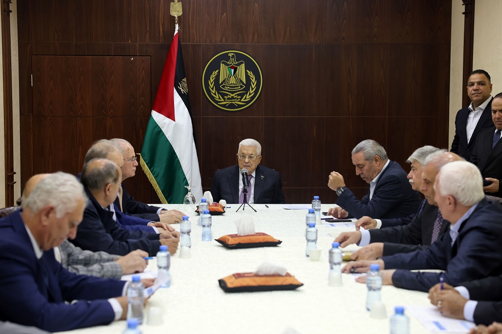 Le Comité exécutif de l'OLP rejette le projet israélien de déplacer les Palestiniens vers d'autres pays par la famine et l'extermination. 