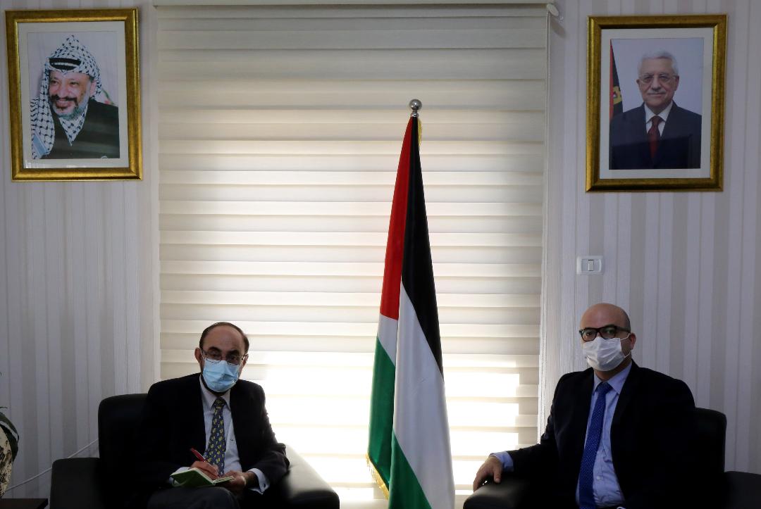 Al-Hadmi informe le consul espagnol des derniers développements politiques à Jérusalem