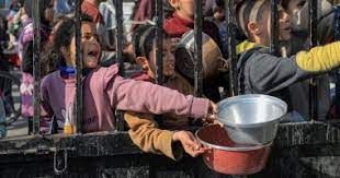 Un enfant et une personne âgée sont morts des suites de malnutrition et de déshydratation dans la bande de Gaza