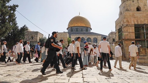 74 colons profanent Al-Aqsa