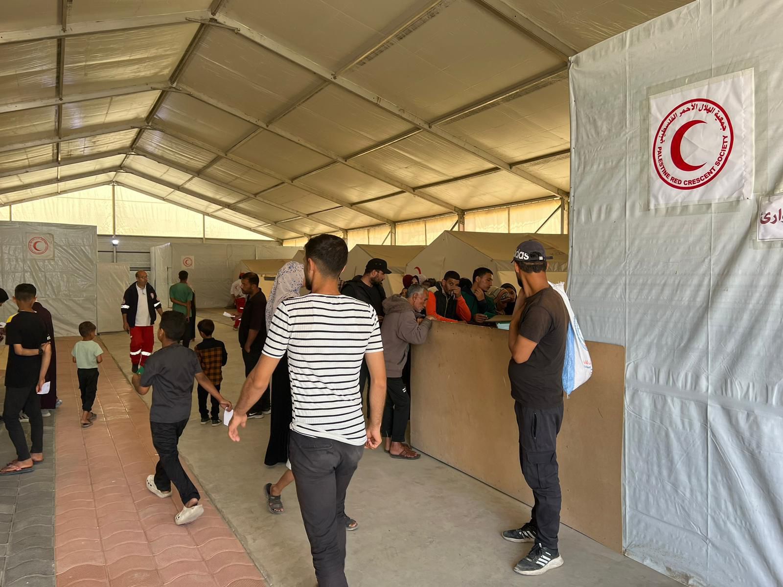 Les équipes de PRCS ont évacué l'hôpital de campagne d'Al-Quds à Rafah en raison des menaces israéliennes