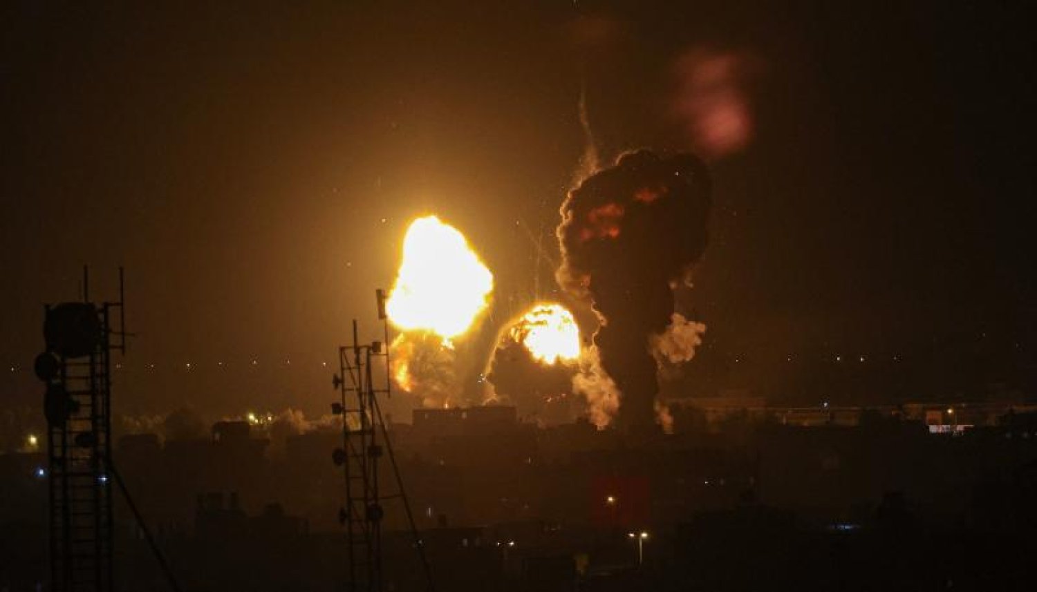 8 martyrs et plusieurs blessés dans des bombardements de l'occupation sur plusieurs zones au centre de la bande de Gaza