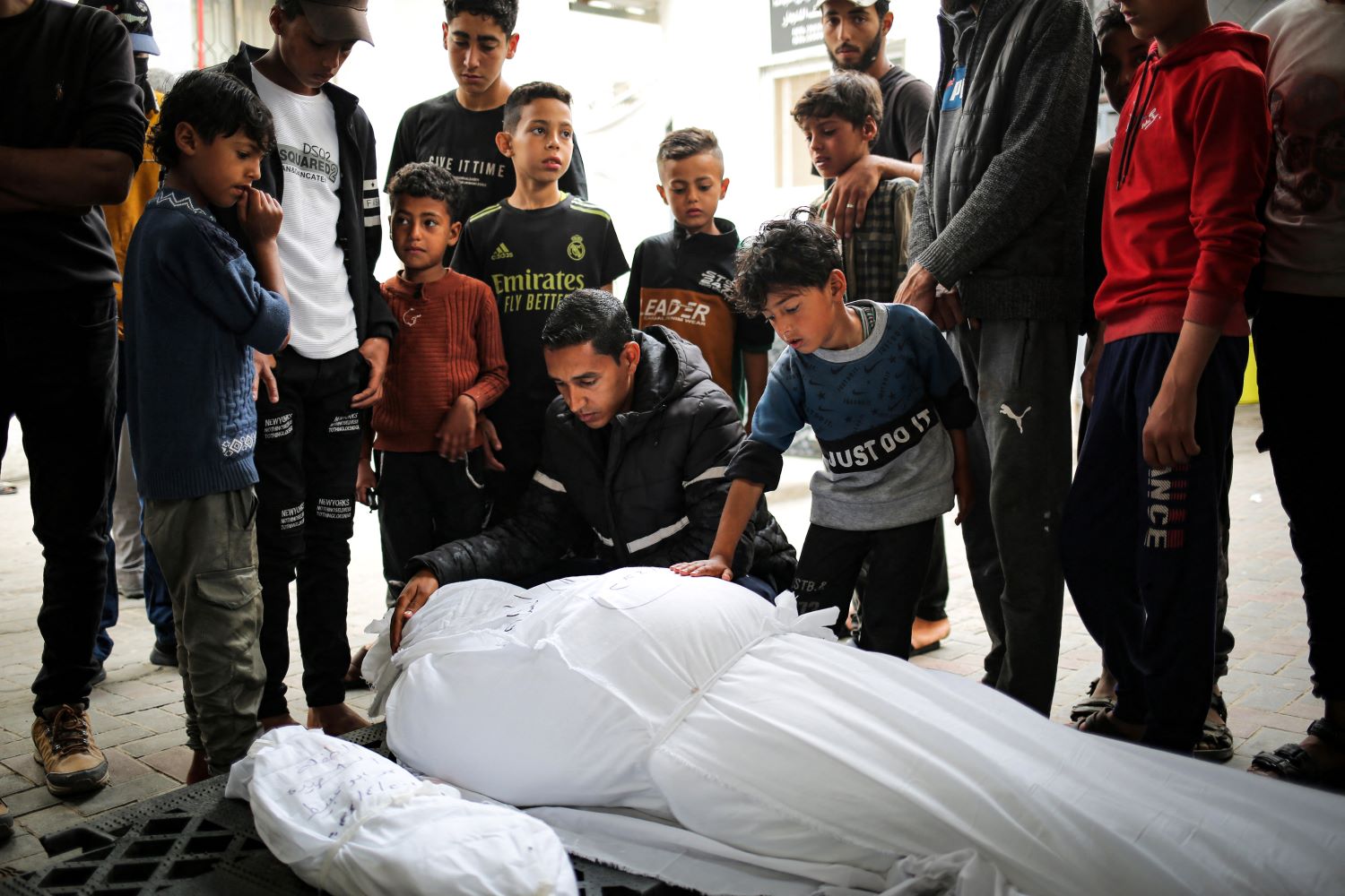 Gaza : martyrs et blessés dans un raid israélien ciblant deux maisons 
