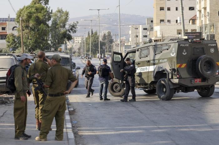  Naplouse : un jeune homme palestinien blessé par balles de l’occupation  