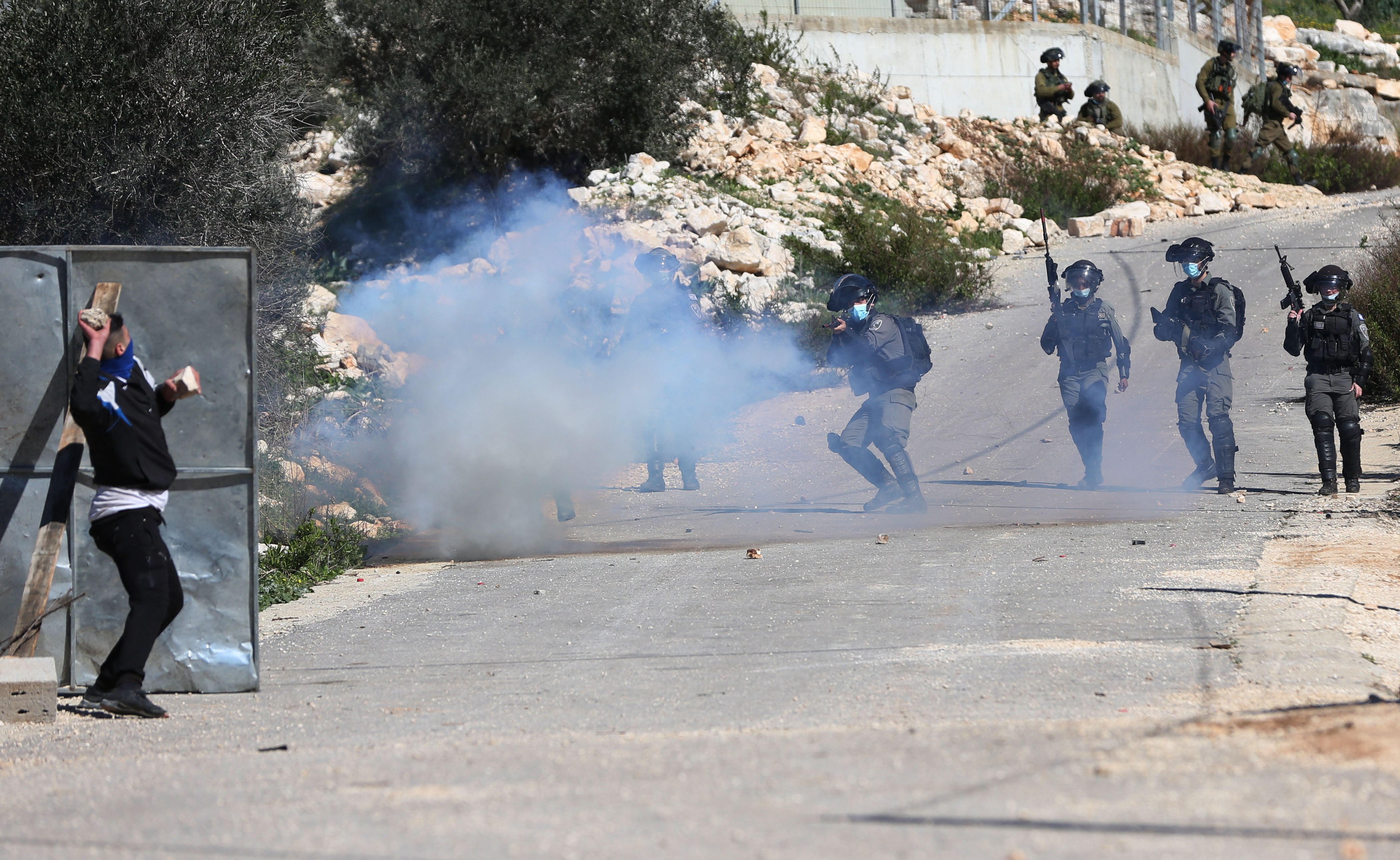 Des Palestiniens blessés lors de l'attaque des forces israéliennes contre la manifestation de Kafr Qaddoum