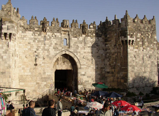 L'occupation fermera la porte de Bab Al-Amoud et plusieurs quartiers de Jérusalem Dimanche  