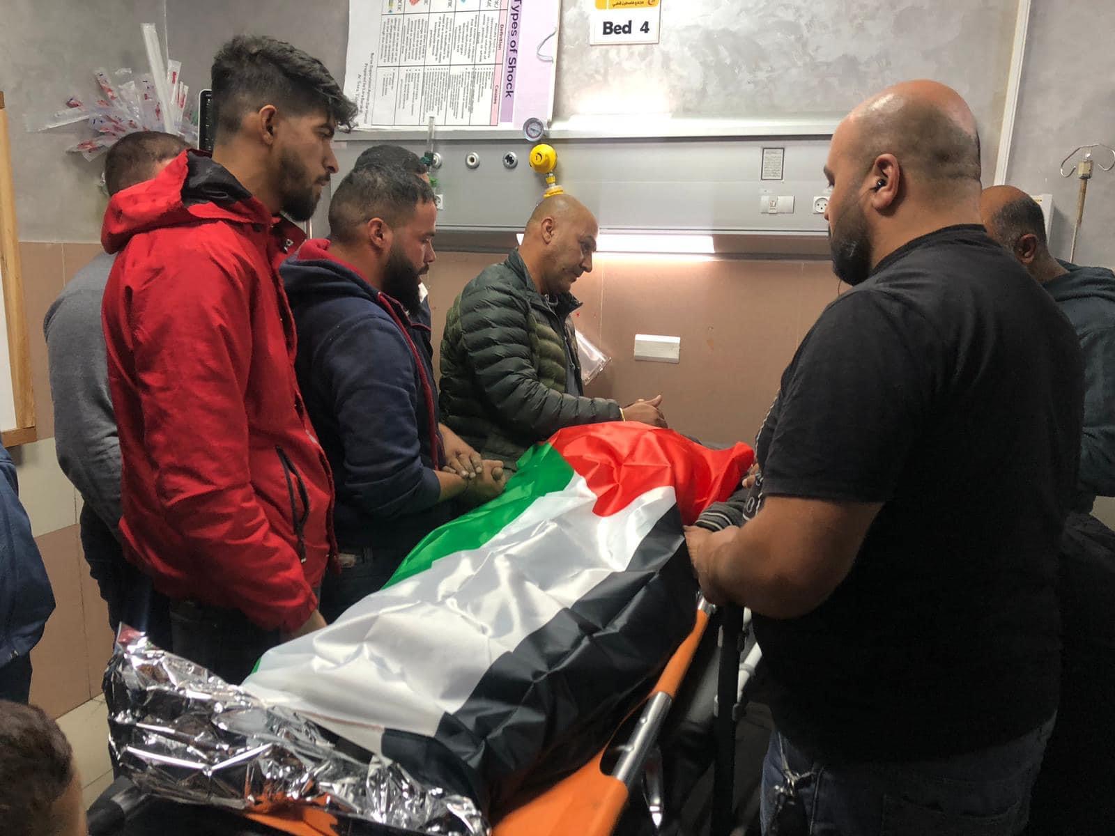 Un martyr et des citoyens blessés par les balles de l'occupation près de Ramallah