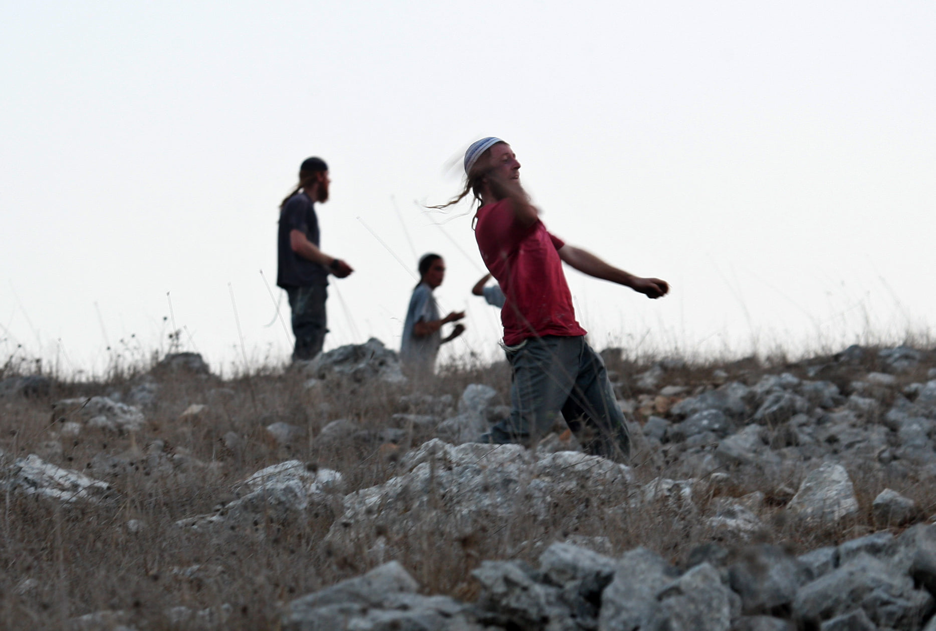 Les colons attaquent les véhicules des palestiniens à Naplouse