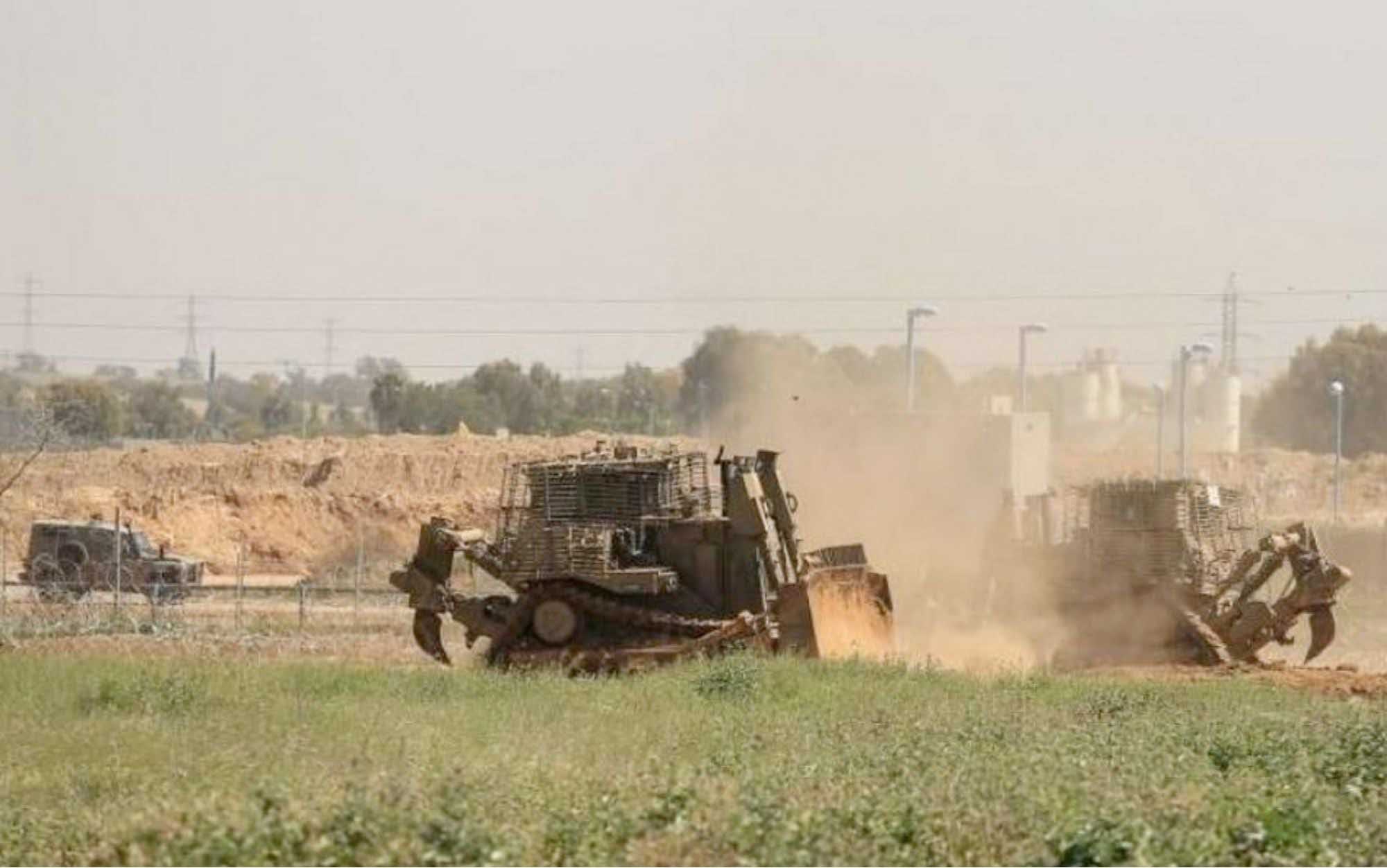 Des véhicules militaires israéliens pénètrent dans le nord de la bande de Gaza